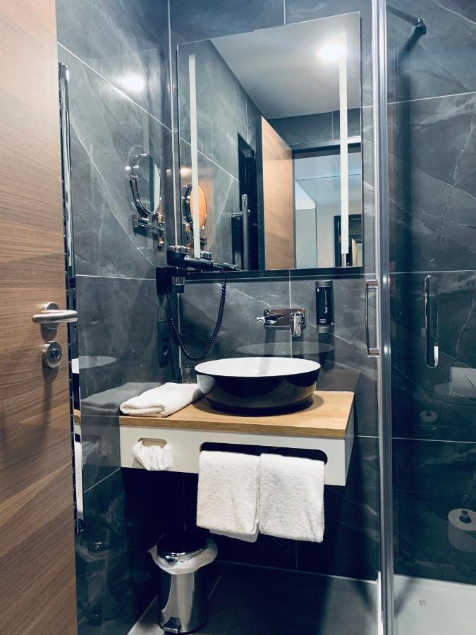 Intergroup Business & Design Hotel Ingolstadt Kosching Dış mekan fotoğraf